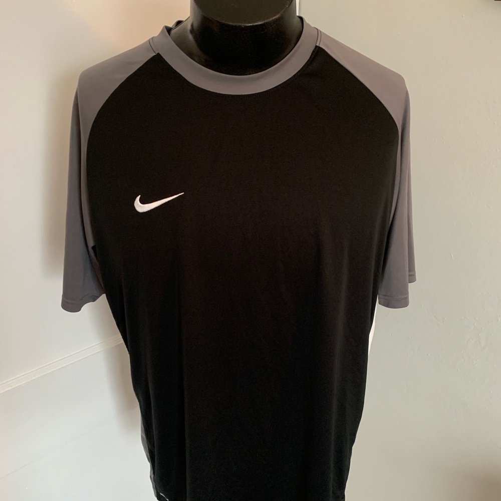 Men's Vintage Nike Dri-Fit Tri-Color T-Shirt - XL